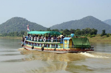 Boat capsizes in Godavari river, at least 40 feared drowned.