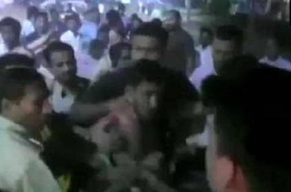 People thrashes a man who slapped Union Minister video goes viral