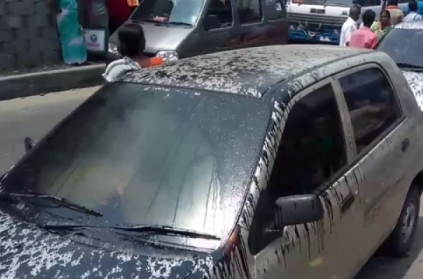 Lorry rams on tar container; tar poured over car roofs Lorry rams on tar container; tar poured over car roofs