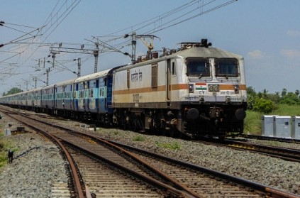 Pallavan Express from Karaikudi derails near Trichy on Wednesday