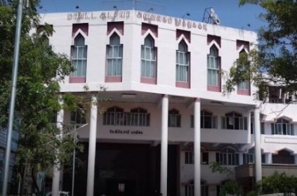 Students lay siege to Tuticorin collectorate demanding closure of Sterlite plant