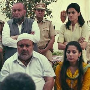 Mulk - Official Trailer | Rishi Kapoor & Taapsee Pannu | Anubhav Sinha