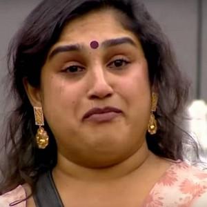 Vanitha Vijayakumar cries in new Bigg Boss 3 promo