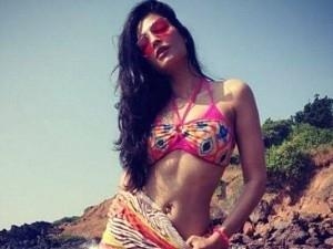 WOW! Shruti Haasan goes BOLD in her LATEST picture - Fans in awe and shock