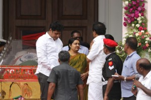 Karunanidhi death: Political leaders and Celebrities pay homage