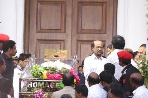 Karunanidhi death: Political leaders and Celebrities pay homage