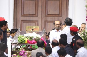 Karunanidhi death: Political leaders and Celebrities pay homage