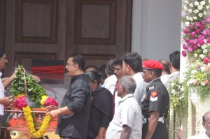 Karunanidhi death: Political leaders and Celebrities pay homage