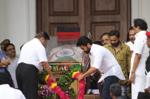 Karunanidhi death: Political leaders and Celebrities pay homage