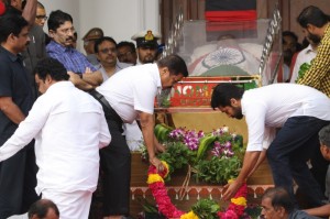 Karunanidhi death: Political leaders and Celebrities pay homage