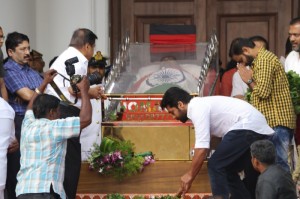 Karunanidhi death: Political leaders and Celebrities pay homage