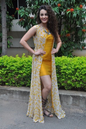 Seerat Kapoor (aka) SeeratKapoor